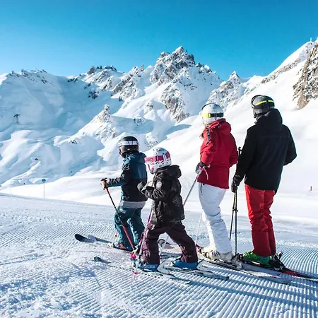 Apartmán Confortable 2 Pieces, Skis Aux Pieds, Proche Commerces, 4 Personnes - Fr-1-182a-39 Courchevel